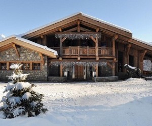 Here's a selection of gorgeous ski chalets scattered across the globe that are availa...