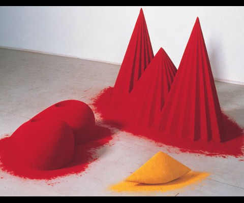 Feed your artistic appetite and enjoy the final product of Anish Kapoor's first and second exhibition at New Delhi's National Gallery of Modern Art. Creating sculptures of stunning aesthetic effect, Kapoor's works straddle the boundary between solidity and the ethereal, with great visual results.