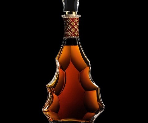 Camus has unveiled its Cuvee 4.176 cognac in Hong Kong, the second opus from the Camus Masterpiece Collection by Cyril Camus. Limited to 980 decanters worldwide, the cognac is composed of four eaux-de-vie which offer a combined age of at least 176 years: hence its name - Cuvee 4.176.