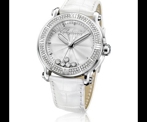 Chopard has released the Happy Sport XL, the latest addition to its renowned Happy Sport line. Spanning 42mm, the white version of the new monochrome watch features five moving diamonds as well as a double row of brilliant-cut diamonds.