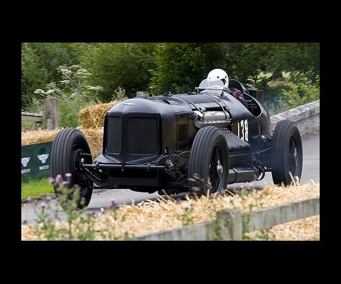 Chris Williams has produced an extraordinary machine, a Packard-engined Bentley called �Mavis� that�s more powerful than a Bugatti Veyron.

She boasts a 42 litre engine and is a tribute to the pre-Second World War behemoths that used to lap round the Brooklands circuit. Williams built the vehicle on the weekends over the past seven years.

She uses a Bentley 8-litre chassis with specially fabricated parts and a V12 Packard engine from an American Second World War motor torpedo boat