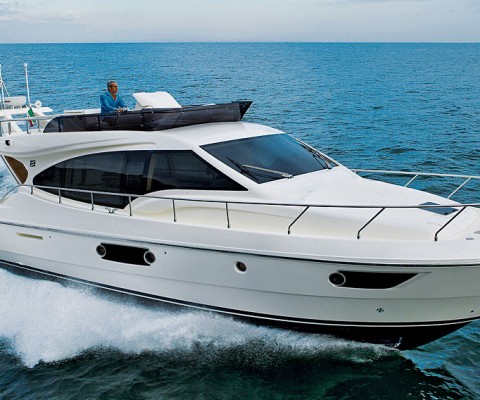 Ferretti Yachts has upgraded its model line by adding the Ferretti 500 and the Ferretti 620 which offer more space and sportier lines than the models they are replacing, the 470 and 592, respectively. 