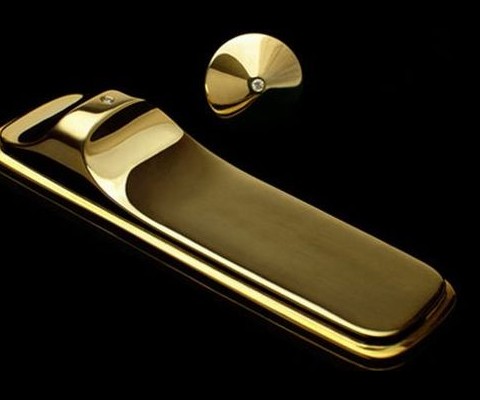 Designed by NYC-based artist Justin Gignac and fabricated by jewelry designer Max Steiner, the 'Security!' is an 18k gold-plated sterling silver pin that they describe as an opulent interpretation of the shoplifter's worst enemy
