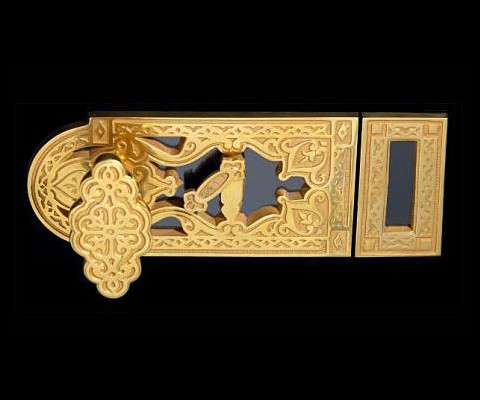 When Notre Dame, Versailles, or Maisons-Laffitte need to restore or replace decorative hardware on windows and doors, there is one firm they call: Remy Garnier, which has been headquartered in Paris storied Bastille since 1831. 