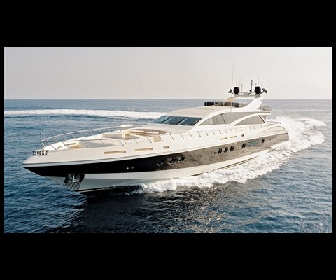 The new Leopard 43M Yacht is worthy of its fast feline name with a top speed of 35 Knots