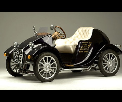 A fantastically cool and vintage looking electric roadster, set to his markets this Spring for $75 000.