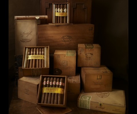 Leading the way is a Fidel Castro Presidencia Humidor by Elie Bleu with a 300 cigar capacity. It contains 150 Presidencia Havanas vintage 2004 and features Castro's signatures on the lid under the lacquer coat. It is expected to fetch £15,000-£18,000.