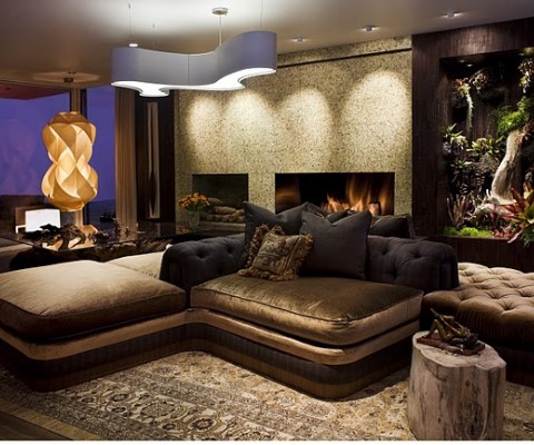 Judging from this small look we get into the Esquire House, this is the complete luxury package. Designed with comfort and leisure in mind, this exudes manliness. 